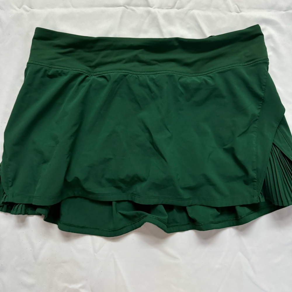 Lululemon Play Off the Pleats Mid-Rise Skirt Size 10